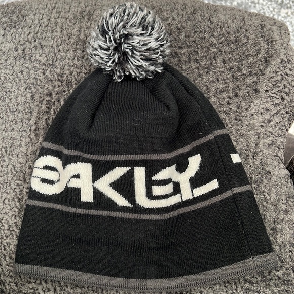 Oakley Pom Pom Beanie Hat 